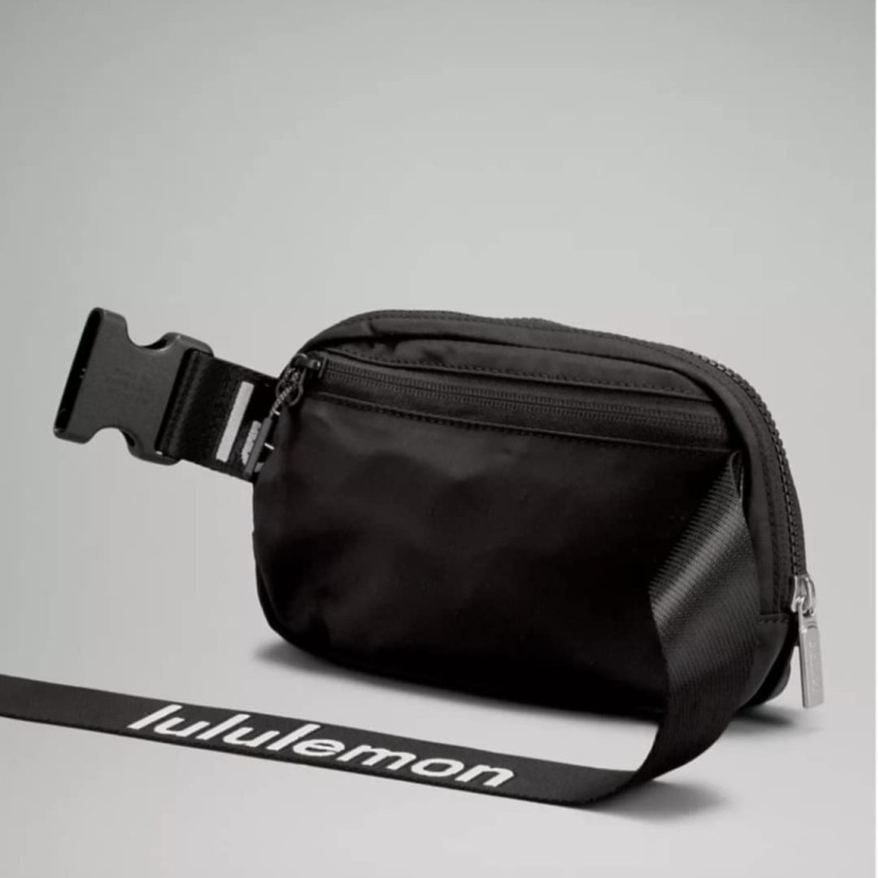 Lululemon Everywhere Belt Bag 1L (Black/White)